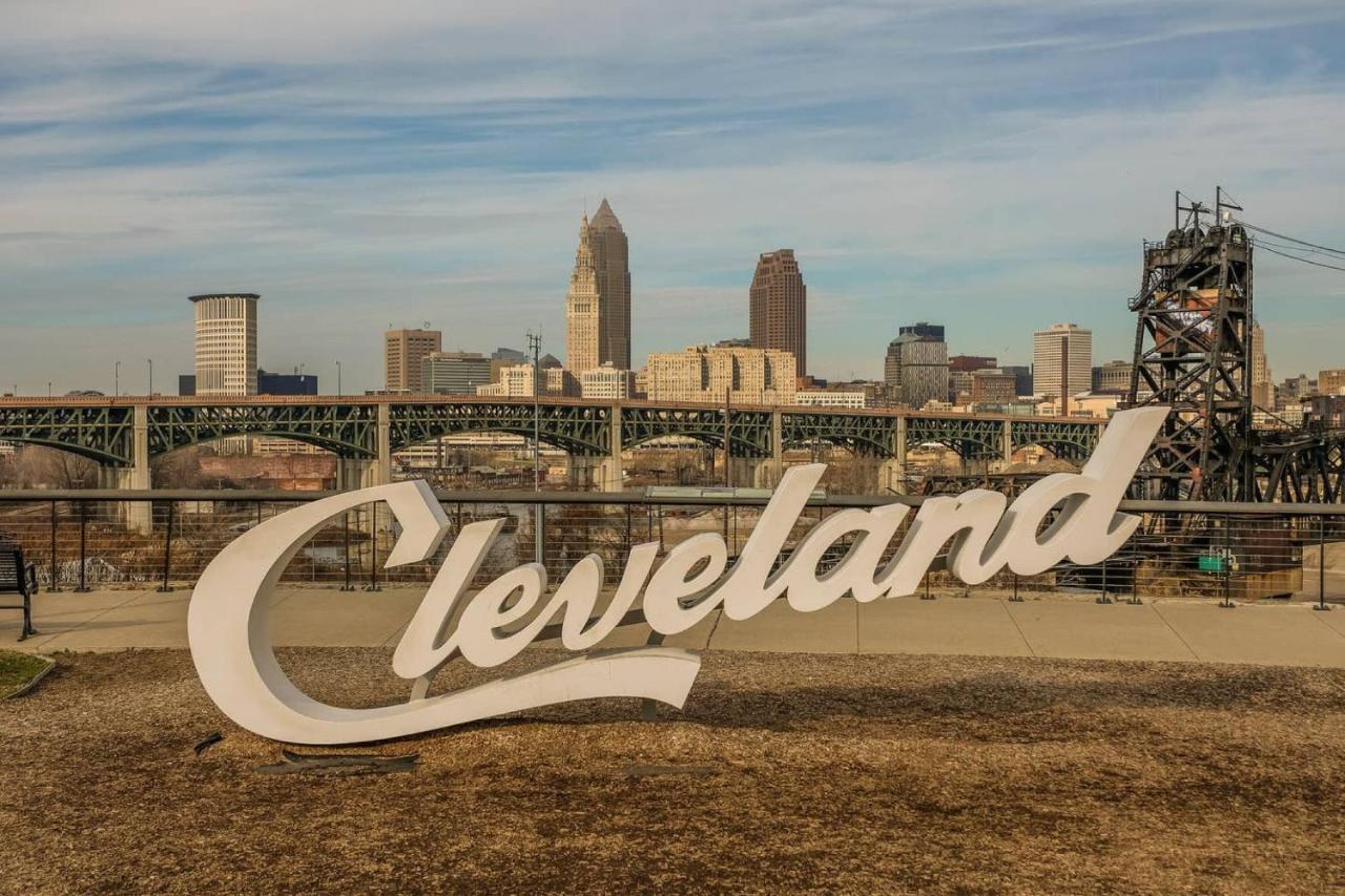 Frontdesk 2015 East 4Th Street Apts Downtown Cleveland公寓 外观 照片